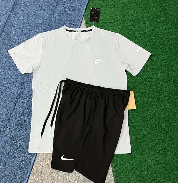 Nike T-Shirt and Shorts Set Sportswear Essentials