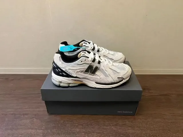 New Balance 1906R White Black