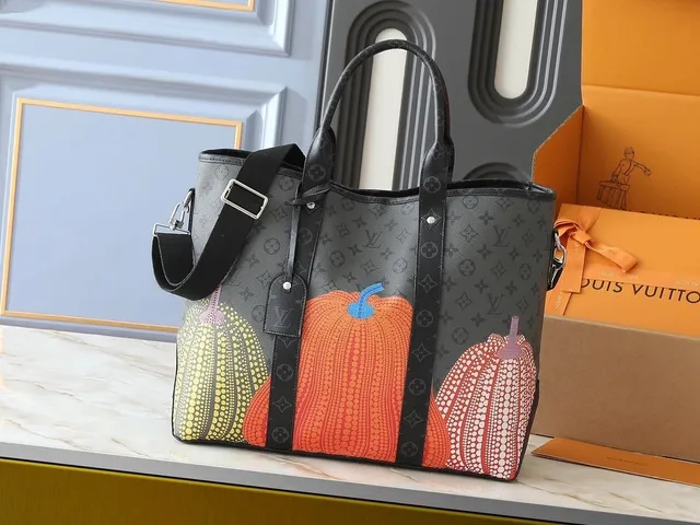 Louis Vuitton Neverfull
