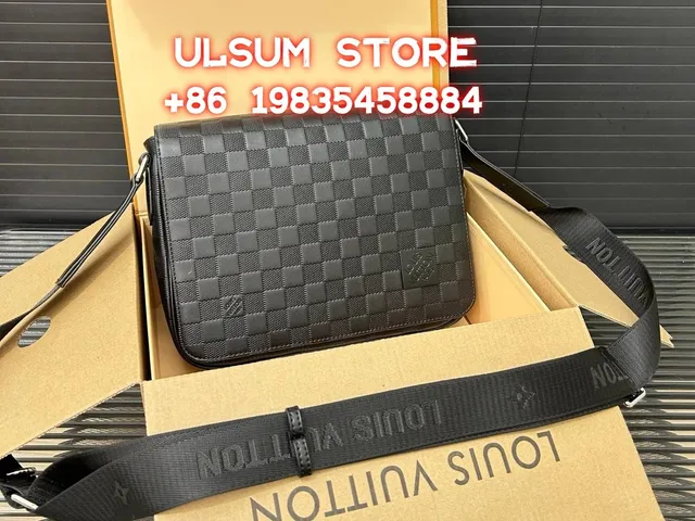 Louis Vuitton Damier Infini Messenger Bag Black