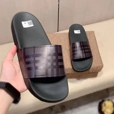 Burberry Check Slide Nova Check