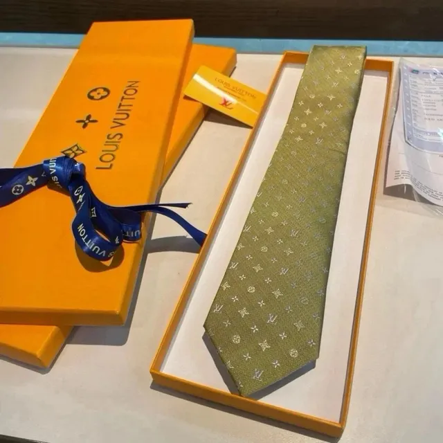 Louis Vuitton Necktie Monogram jacquard