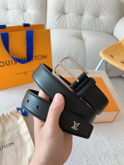 Louis Vuitton Leather Belt LV Logo Buckle