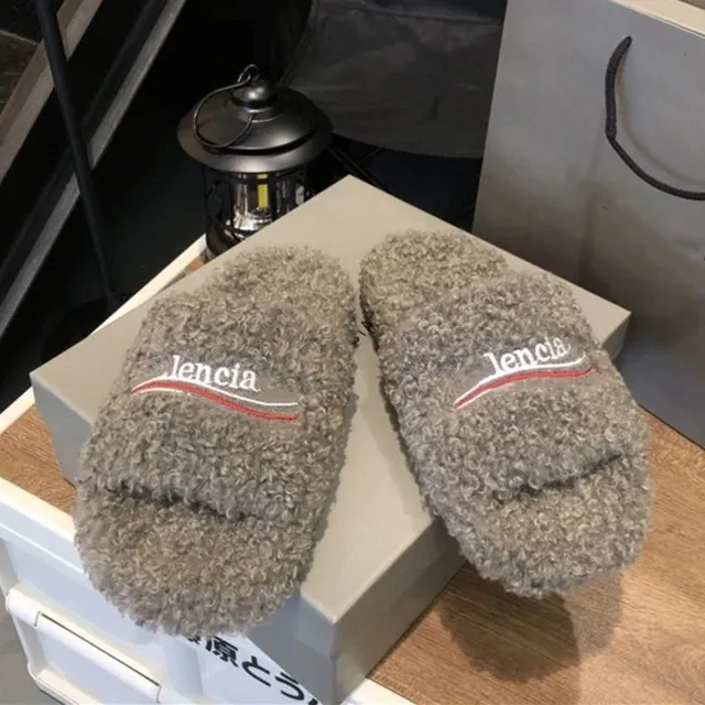 灰色