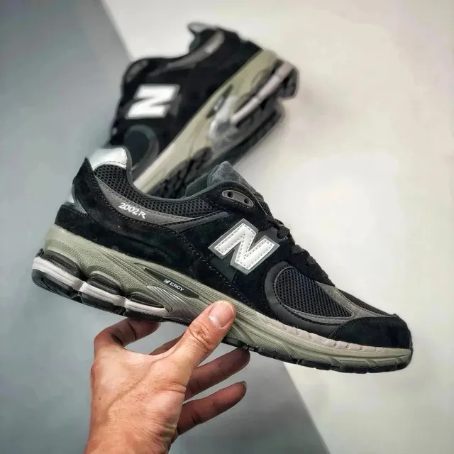 New Balance 2002R Black Grey