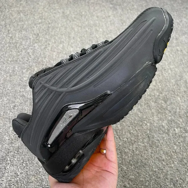 Nike Air Max Plus Triple Black