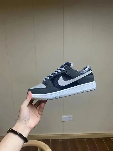 Nike Dunk Low