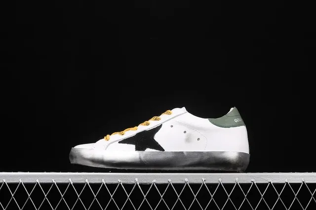 Golden Goose Superstar