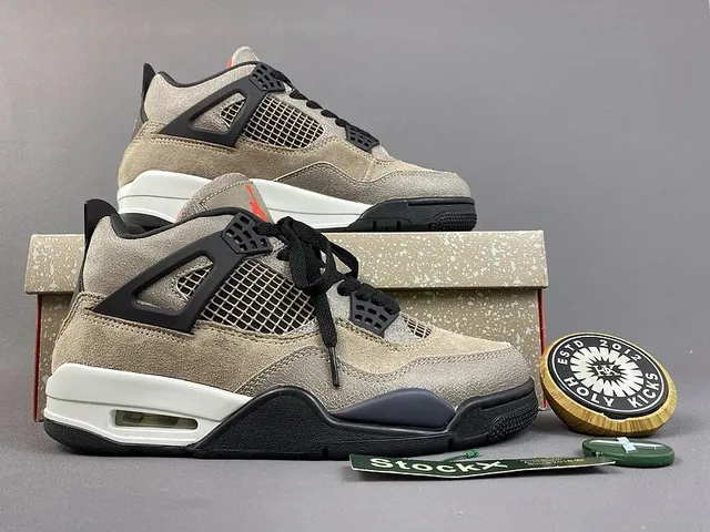 Air Jordan 4 Rugged Olive
