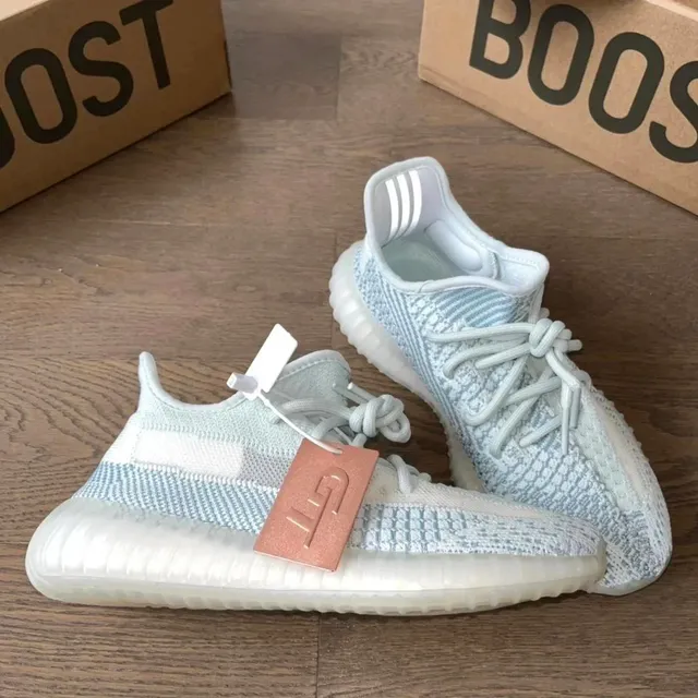 Yeezy Boost 350 V2 Zebra