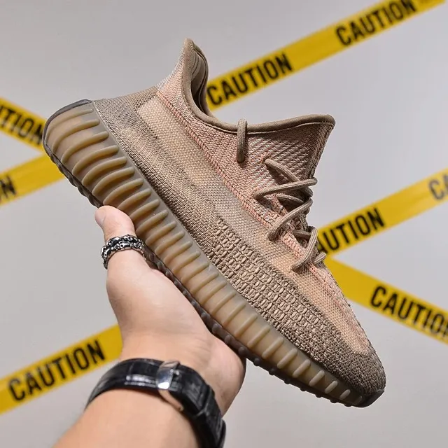 Yeezy Boost 350 V2 Zebra
