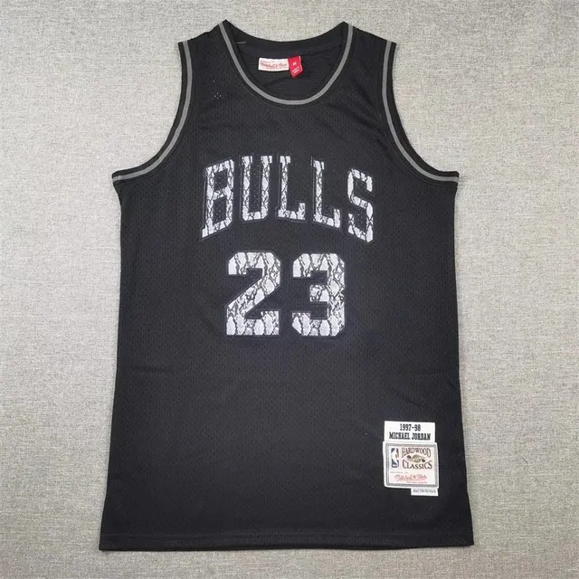Nike Chicago Bulls Jersey 1997-98 Michael Jordan Hardwood Classics