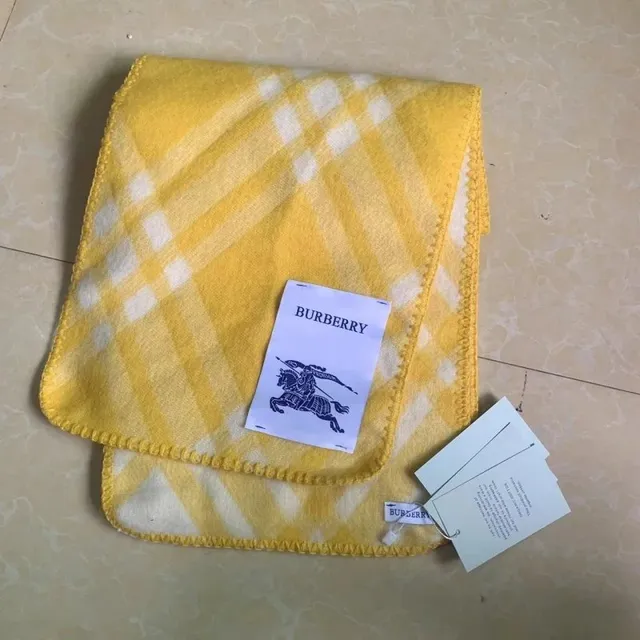 Burberry Checkered Scarf Classic Check