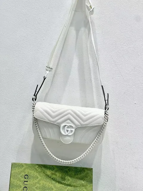 Gucci GG Marmont Mini Matelassé Chevron
