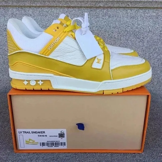 Louis Vuitton LV Trail Sneaker 7/410 N