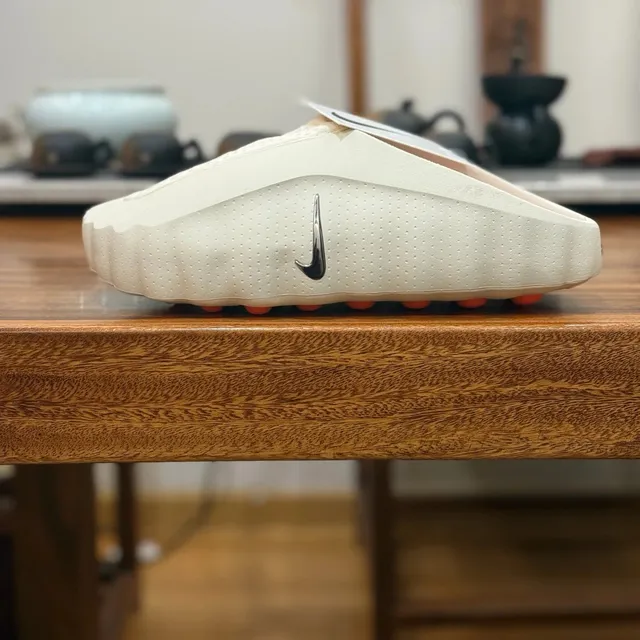 Nike Mayfly Woven Off-White