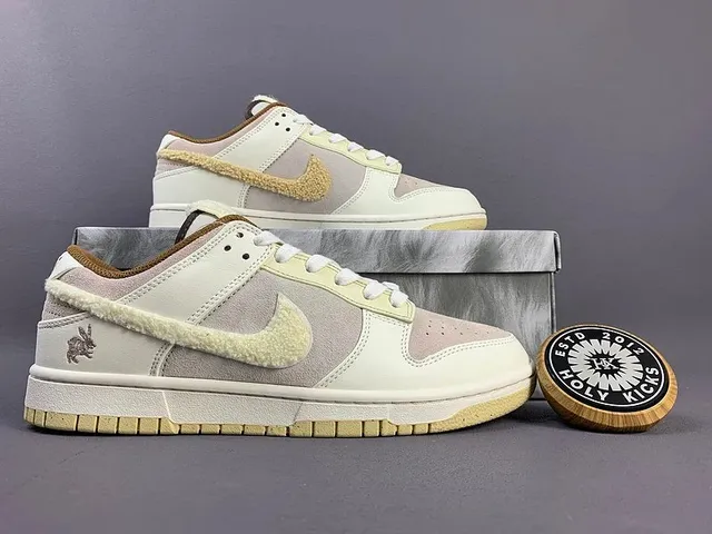 Nike Dunk Low Holy Kicks Rabbit