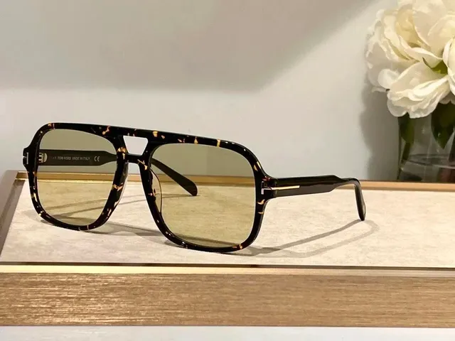 Tom Ford Aviator Sunglasses Tortoiseshell Frame