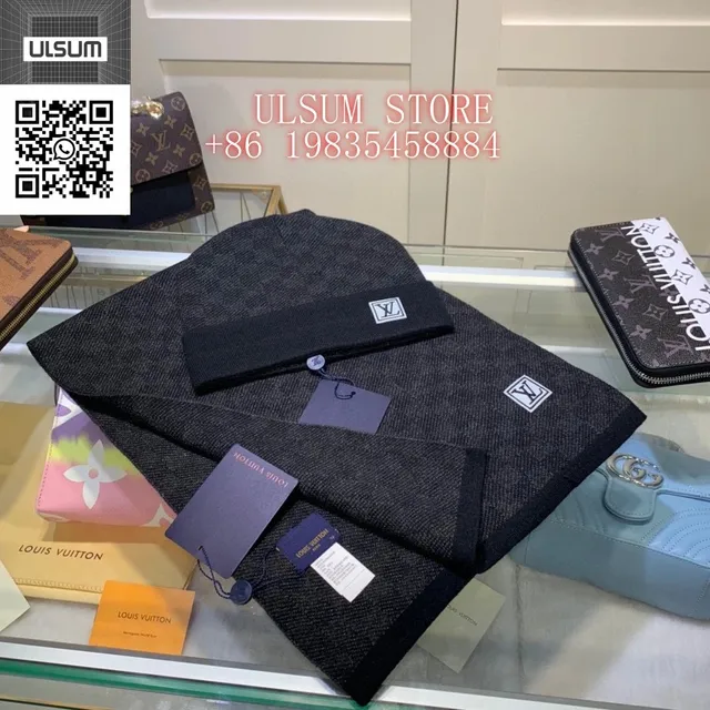 Louis Vuitton Monogram Wool Scarf Classic Logo