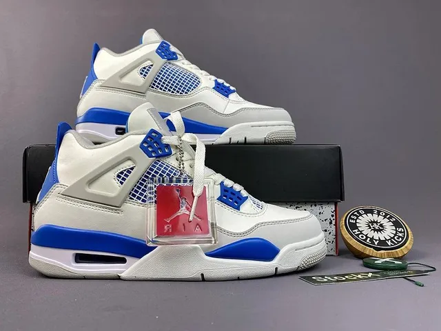 Air Jordan 4 Motorsport