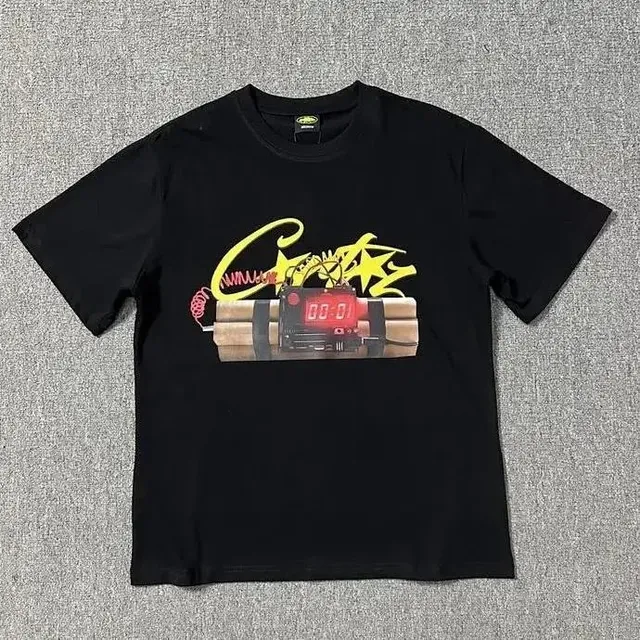 Corteiz Graphic Tee Bomb Print