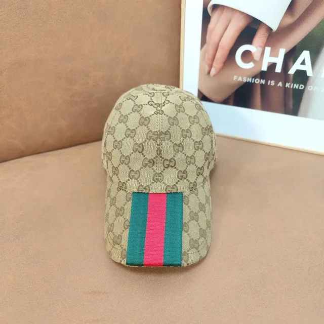 Gucci Baseball Cap GG Supreme Web Stripe