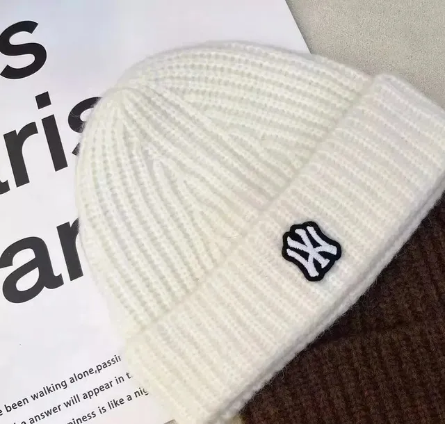 MLB Beanie NY Yankees Logo