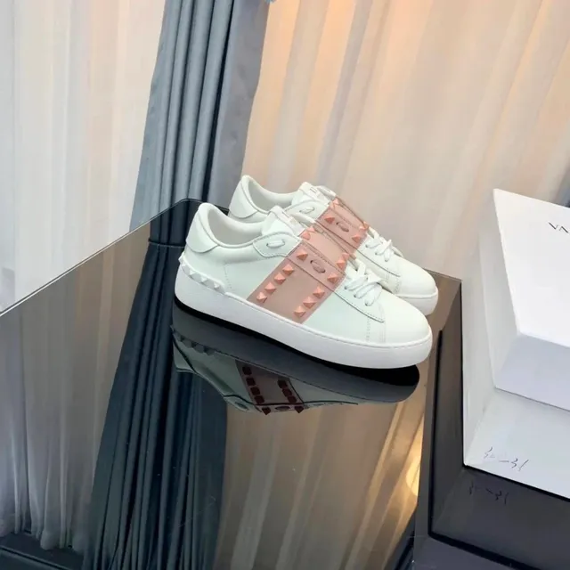Valentino Rockstud Low White with Rose Gold Studs
