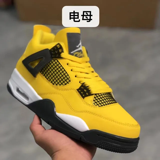 Air Jordan 4 Thunder