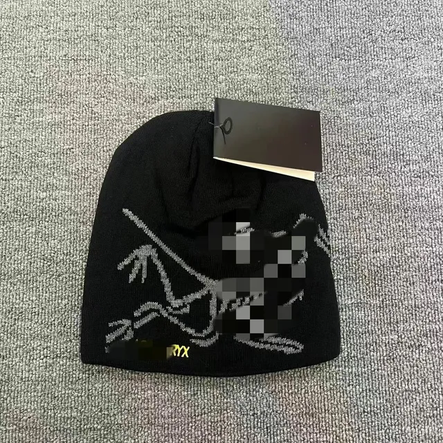 Beanie Chrome Hearts Logo