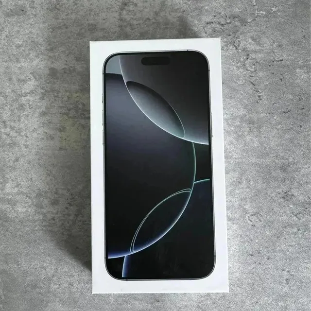 i16 White