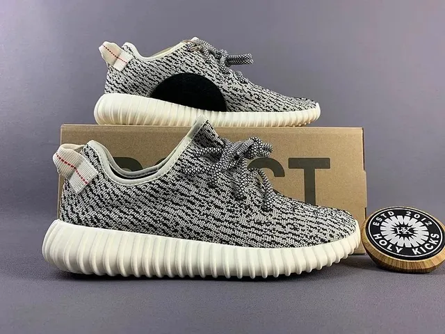 Yeezy Boost 350 V2 Zebra