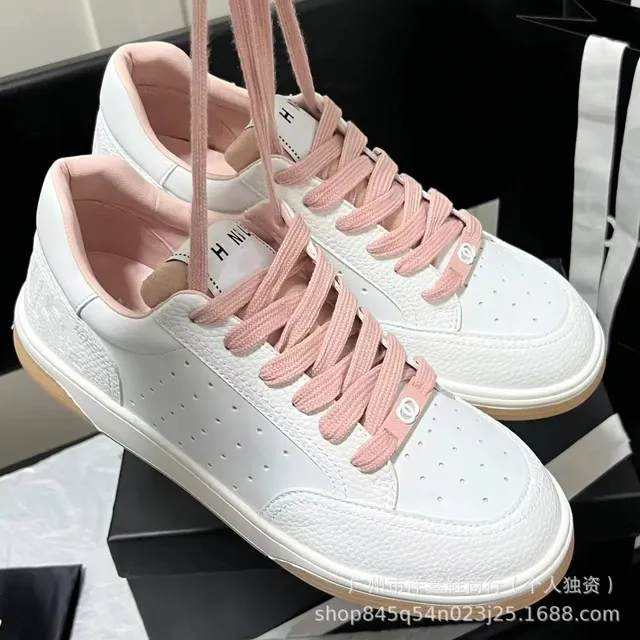 粉色皮里