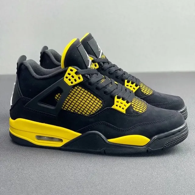 Air Jordan 4 Thunder