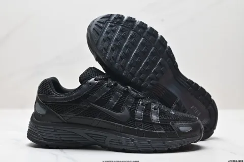 Nike Air Max TN Triple Black