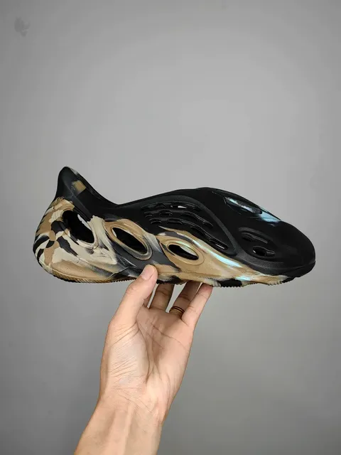 Yeezy Foam Runner Desert Camo