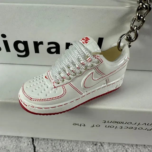 12.af1 line red and white
