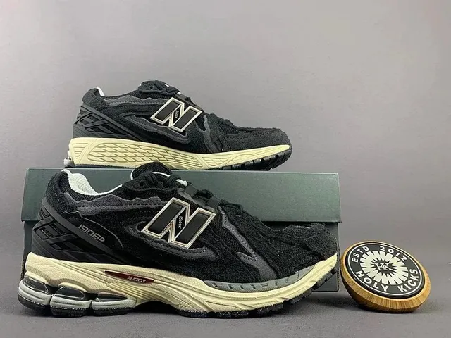 New Balance 1906R Black Beige