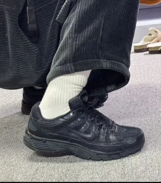 Nike Air Max Plus Triple Black