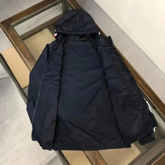 藏青色
