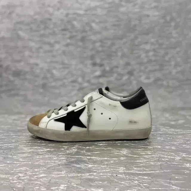 Golden Goose Superstar Distressed Star