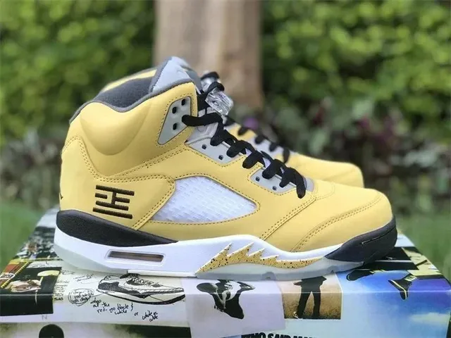 Travis Scott Air Jordan 5 Lustre