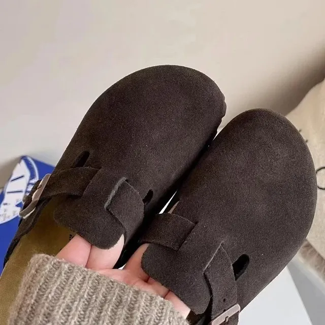 深咖色