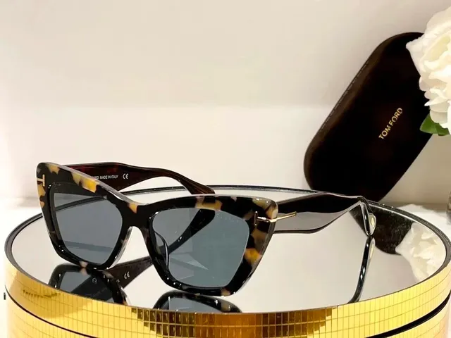 Tom Ford Cat-Eye Sunglasses Tortoiseshell