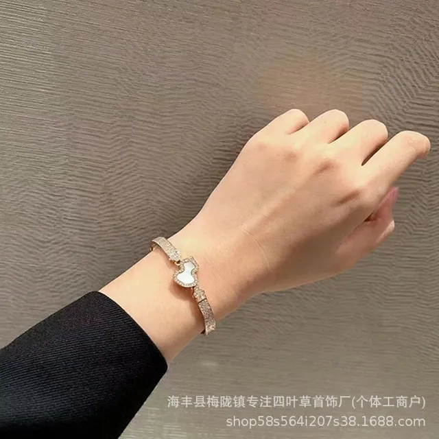 Van Cleef & Arpels Alhambra Bracelet Mother-of-Pearl and Diamonds