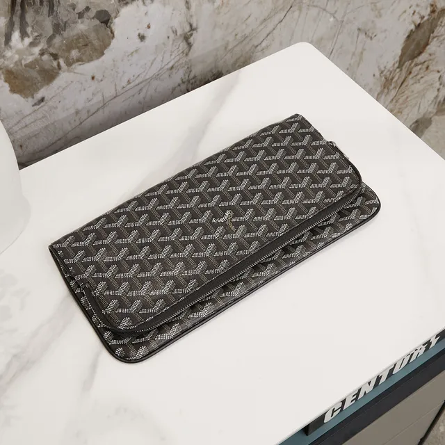 Goyard Saint Louis Clutch Monogram Canvas