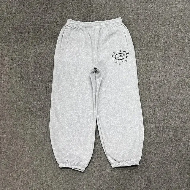 灰色