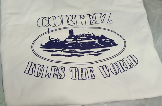 Graphic Tee Corteiz Rules the World