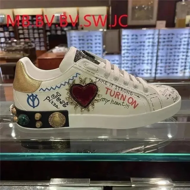 Dolce & Gabbana Sneaker Heart Embellished
