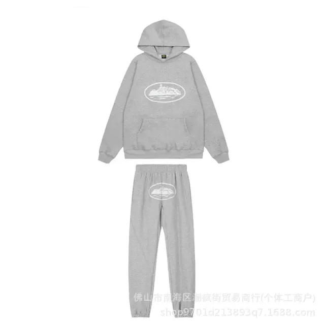 灰色卫衣
